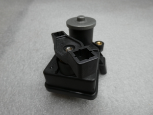 Stellmotor an Ladeluftverteiler 6