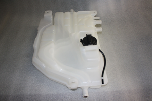 Kühlmittel-Ausgleichsbehälter 6