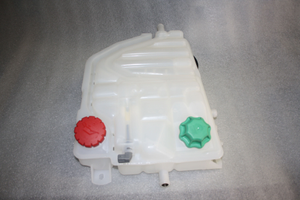 Kühlmittel-Ausgleichsbehälter 4