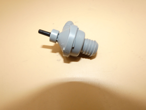 Original Mercedes-Benz Ventil an Unterdruckleitung/Bremskraftverstärker 6