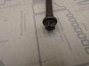 Original Mercedes-Benz Zylinderkopfschraubensatz 10 Stück. CLA W118, A-Klasse W177 3