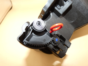 Original Mercedes-Benz Tankeinfüllmulde rechts. GLC W253 4