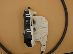 Original Mercedes-Benz Türschloss hinten rechts. Sprinter W900, W906 4