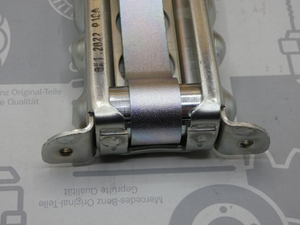 Original Mercedes-Benz Türhalter links/rechts. Sprinter W900, W906 5