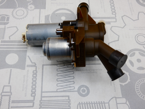 Original Mercedes-Benz Wasserventil Elektromagnetisch mit Umwälzpumpe, W124 4