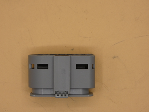 Original Mercedes-Benz Steckergehäuse Scheinwerfer vorne. 5