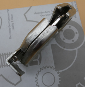 Original Mercedes-Benz Verschluss-Werkzeugkasten. Actros, Axor 1