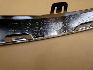 <p>Sie sind sich nicht sicher, ob das Ersatzteil bei Ihrem Fahrzeug passt?<br /> Kein Problem.<br /> Senden Sie uns die komplette Fahrgestellnummer Ihres Fahrzeugs,<br /> wir prüfen für Sie, ob das Teil passt.<br /><br /> Zum Beispiel passend (kann Ausstattung- oder Fahrgestellnummerabhängig sein) für die Mercedes-Benz Modelle:<br /><br /> 253142 (GLC 200 L)<br /> 253143 (GLC 200 L 4MATIC)<br /> 253146 (GLC 250 L 4MATIC)<br /> 253149 (GLC 300 L 4MATIC)<br /> 253180 (GLC 260 L)<br /> 253181 (GLC 260 L 4MATIC)<br /> 253184 (GLC 300 L 4MATIC)<br /> 253303 (GLC 220 D 4MATIC)<br /> 253305 (GLC 220 D 4MATIC)<br /> 253309 (GLC 250 D 4MATIC)<br /> 253313 (GLC 200 d Coupé)<br /> 253315 (GLC 220 d 4MATIC Coupé)<br /> 253316 (GLC 200 d 4MATIC Coupé)<br /> 253319 (GLC 300 d 4MATIC Coupé)<br /> 253323 (GLC 400 d 4MATIC Coupé)<br /> 253325 (GLC 350 D 4MATIC)<br /> 253342 (GLC 200)<br /> 253343 (GLC 200 4MATIC)<br /> 253346 (GLC 250 4MATIC)<br /> 253349 (GLC 300 4MATIC)<br /> 253353 (GLC 300 e 4MATIC Coupé / GLC 350 e 4MATIC Coupé)<br /> 253354 (GLC 350 E 4MATIC)<br /> 253364 (Mercedes-AMG GLC 43 4MATIC Coupé)<br /> 253380 (GLC 200)<br /> 253381 (GLC 200 4MATIC)<br /> 253383 (GLC 300)<br /> 253384 (GLC 300 4MATIC Coupé)<br /> 253388 (Mercedes-AMG GLC 63 4MATIC+ Coupé)<br /> 253389 (Mercedes-AMG GLC 63 S 4MATIC+ Coupé)<br /> 253903 (GLC 220 D 4MATIC)<br /> 253905 (GLC 220 D 4MATIC)<br /> 253909 (GLC 250 D 4MATIC)<br /> 253913 (GLC 200 D)<br /> 253914 (GLC 220 D)<br /> 253915 (GLC 220 D 4MATIC)<br /> 253916 (GLC 200 D 4MATIC)<br /> 253919 (GLC 300 D 4MATIC)<br /> 253923 (GLC 400 D 4MATIC)<br /> 253925 (GLC 350 D 4MATIC)<br /> 253942 (GLC 200)<br /> 253943 (GLC 200 4MATIC)<br /> 253946 (GLC 250 4MATIC)<br /> 253948 (GLC 300)<br /> 253949 (GLC 300 4MATIC)<br /> 253953 (GLC 300 E 4MATIC)<br /> 253954 (GLC 350 E 4MATIC)<br /> 253964 (AMG GLC 43 4MATIC)<br /> 253980 (GLC 200)<br /> 253981 (GLC 200 4MATIC)<br /> 253983 (GLC 300)<br /> 253984 (GLC 300 4MATIC)<br /> 253988 (AMG GLC 63 4MATIC)<br /> 253989 (AMG GLC 63 S 4MATIC)<br /> 253992 (GLC F-CELL)<br /> 253993 (GLC F-CELL)</p> 5