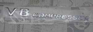 Original Mercedes-Benz Typenzeichen Kotflügel. "V8 Kompressor" 1