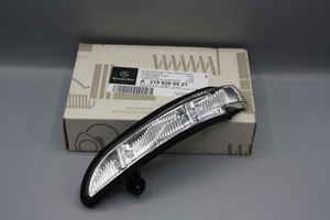Original Mercedes-Benz Spiegelblinker rechts. W211, W216, W219, W221 1