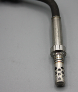 Original Mercedes-Benz Temparatursensor Abgastemperatur OM642. Sprinter, G-Modell 4