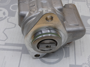 Original Mercedes-Benz Tandempumpe OM541, OM542. Actros 5