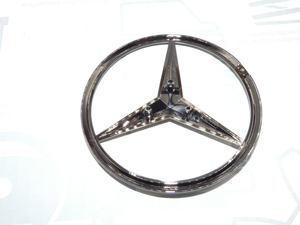 Original Mercedes-Benz Stern hinten in schwarz. AMG-GT W290 3