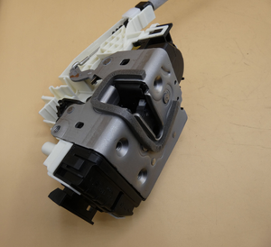 Original Mercedes-Benz Türschloss vorne links. C-Klasse W204, GLK, E-Klasse 207, 212 2