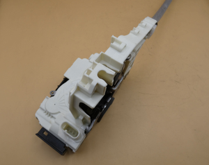 Original Mercedes-Benz Türschloss vorne links. C-Klasse W204, GLK, E-Klasse 207, 212 3