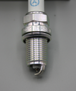 Original Mercedes-Benz Zündkerzen-Satz (4 Stück) C-Klasse, CLK, E-Klasse OM112, OM113 3