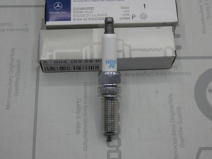 Original Mercedes-Benz Zündkerzen-Satz (4 Stück). OM271 3