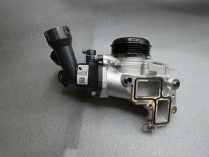 Original Mercedes-Benz Wasserpumpe C-Klasse 205, GLC 253, CLS 257. OM654 3