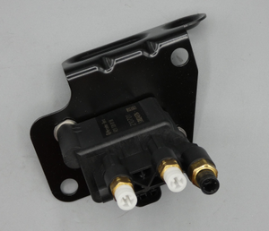 Original Mercedes-Benz Ventileinheit-Kompressor-Luftfeder. E-Klasse W212, CLS W218 2