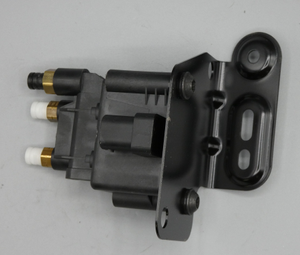 Original Mercedes-Benz Ventileinheit-Kompressor-Luftfeder. E-Klasse W212, CLS W218 4