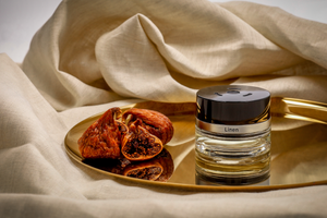 Duftflakon mit schwarzem Deckel 2