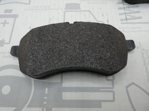Original Mercedes-Benz Bremsbelag-Satz-vorne, C-Klasse W204, E-Klasse W207 2