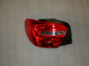 Original Mercedes-Benz Rückleuchte links. A-Klasse W176 1