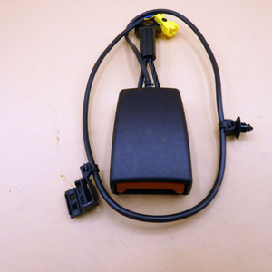 Original Mercedes-Benz Gurtschloss links. C-Klasse W205, GLC W253, EQC W293-2 2