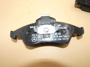 Original Mercedes-Benz Bremsklötze vorne Sprinter W902, 903, 906-2 2