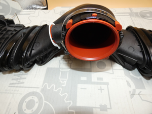 Original Mercedes-Benz Reinluftleitung. E-Klasse, ML, GL, CLS, GLC (OM642)-4 4