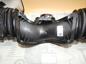 Original Mercedes-Benz Reinluftleitung. E-Klasse, ML, GL, CLS, GLC (OM642)-6 6