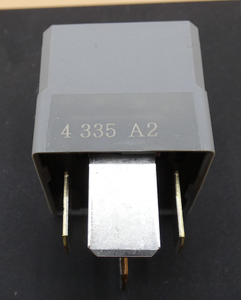 Original Mercedes-Benz Relais Sekundärluftpumpe (STECKPLATZ O)-6 2