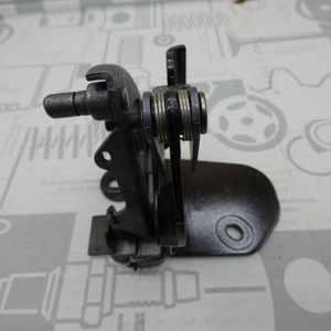 Original Mercedes-Benz Sicherungshaken Motorhaube. C-Klasse W203-7 6