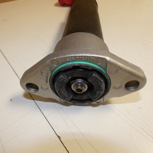 Original Mercedes-Benz Stossdämpfer hinten rechts. AMG C43, 4Matic W205-4 3