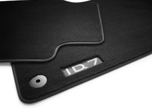 Volkswagen Original Textilfußmatten „Premium“ – 4er-Set, Schwarz/Grau mit Schriftzug – VW ID.7-2 2