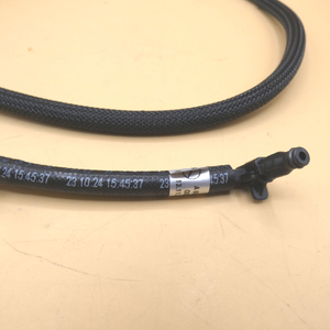 Original Mercedes-Benz Kraftstoffleckleitung OM651. A6510700132-2 2