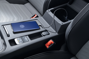 Volkswagen Premium USB-C auf Apple Lightning Kabel, gewinkelt-2 2