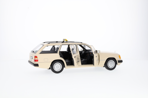 Modellauto Taxi - Mercedes-Benz 300 D T-Modell S 124-11 6