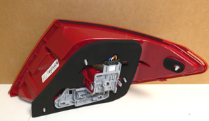 Rückleuchte links. C-Klasse W204. *A2049060203*-3 3