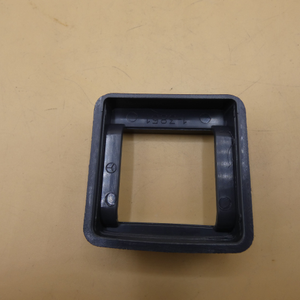 Abstandsstück für Schieber. W650, W670 *A67372300837C52*-4 3