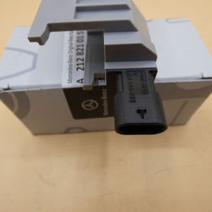 Original Mercedes-Benz Kontaktsensor Motorhaubenverschluss W172, W204,W207,W212,-6 5