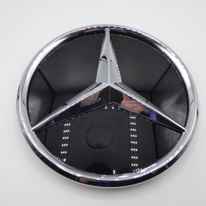 Stern im Kühlergrill. CLA, A-Klasse, B-Klasse. *A1778884200*-4 4