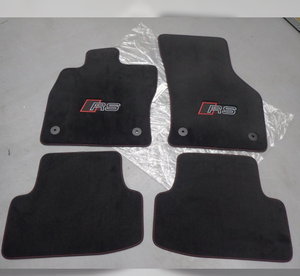 RS3 Textilfußmatten 4-teiliges Set für Audi A3/S3 RS3 – Schwarz Rot Nähte-1 1