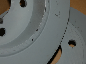 Original Mercedes-Benz Bremsscheibensatz (2 Stück) hinten. CLA 117, A-Klasse 176, B-Klasse 246-7 4