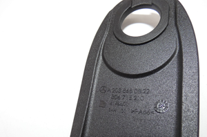 Gurtführung links/rechts. A-Klasse W169, C-Klasse W203. *A2038680722*-5 4