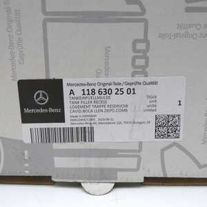 Tankeinfüllmulde links. CLA W118. *A1186302501* Original Mercedes-Benz-7 7