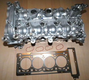 Original Mercedes-Benz Zylinderkopf mit Ventilen und Kopfdichtung. W118, W177, W247-8 2