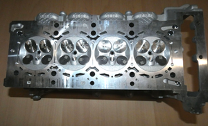 Original Mercedes-Benz Zylinderkopf mit Ventilen und Kopfdichtung. W118, W177, W247-14 8