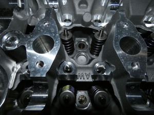 Original Mercedes-Benz Zylinderkopf mit Ventilen und Kopfdichtung. W118, W177, W247-18 12