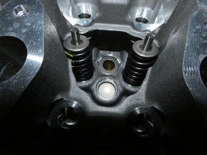 Original Mercedes-Benz Zylinderkopf mit Ventilen und Kopfdichtung. W118, W177, W247-19 13